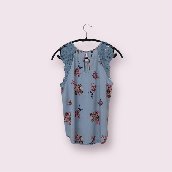 No Boundaries blue/white pinstripe floral blouse with lace M - Picture 4 of 7